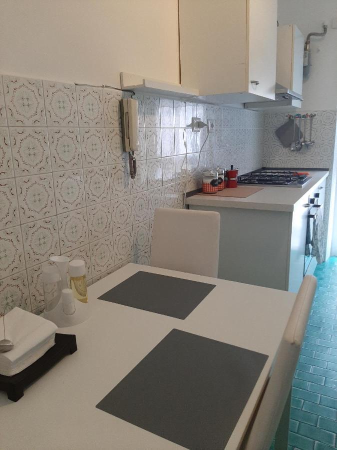 Centro Monti Tiburtini B&B Roma Экстерьер фото